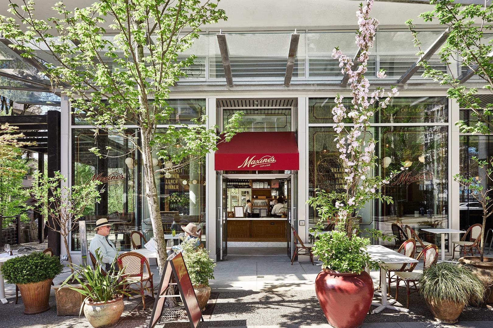  Maxine's Cafe & Bar Restaurant - Picture